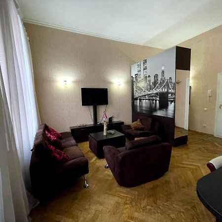 Amazing Heart Of Kiev Apartman Kültér fotó
